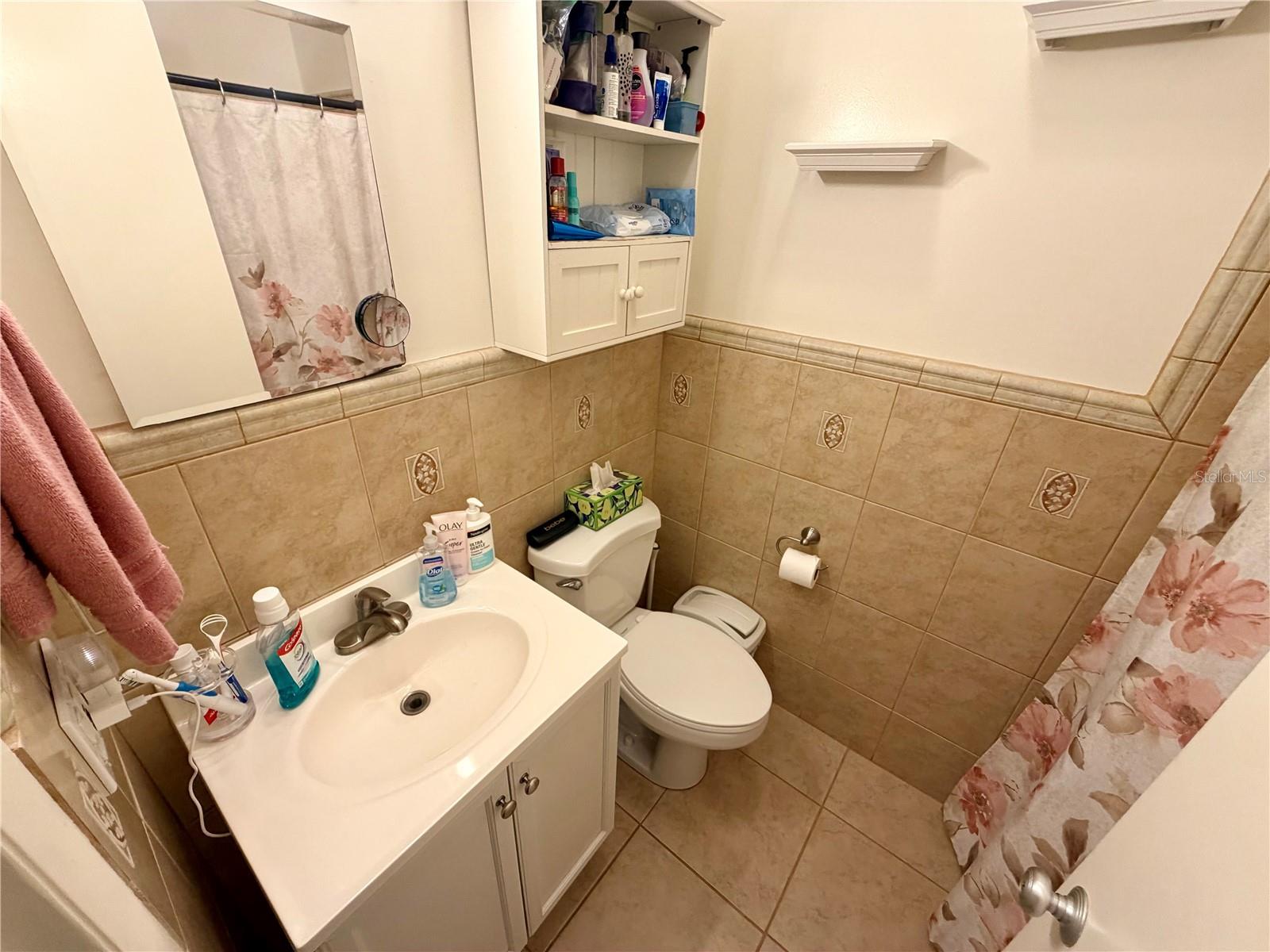 WINDSOR ARMS CONDO - Residential
