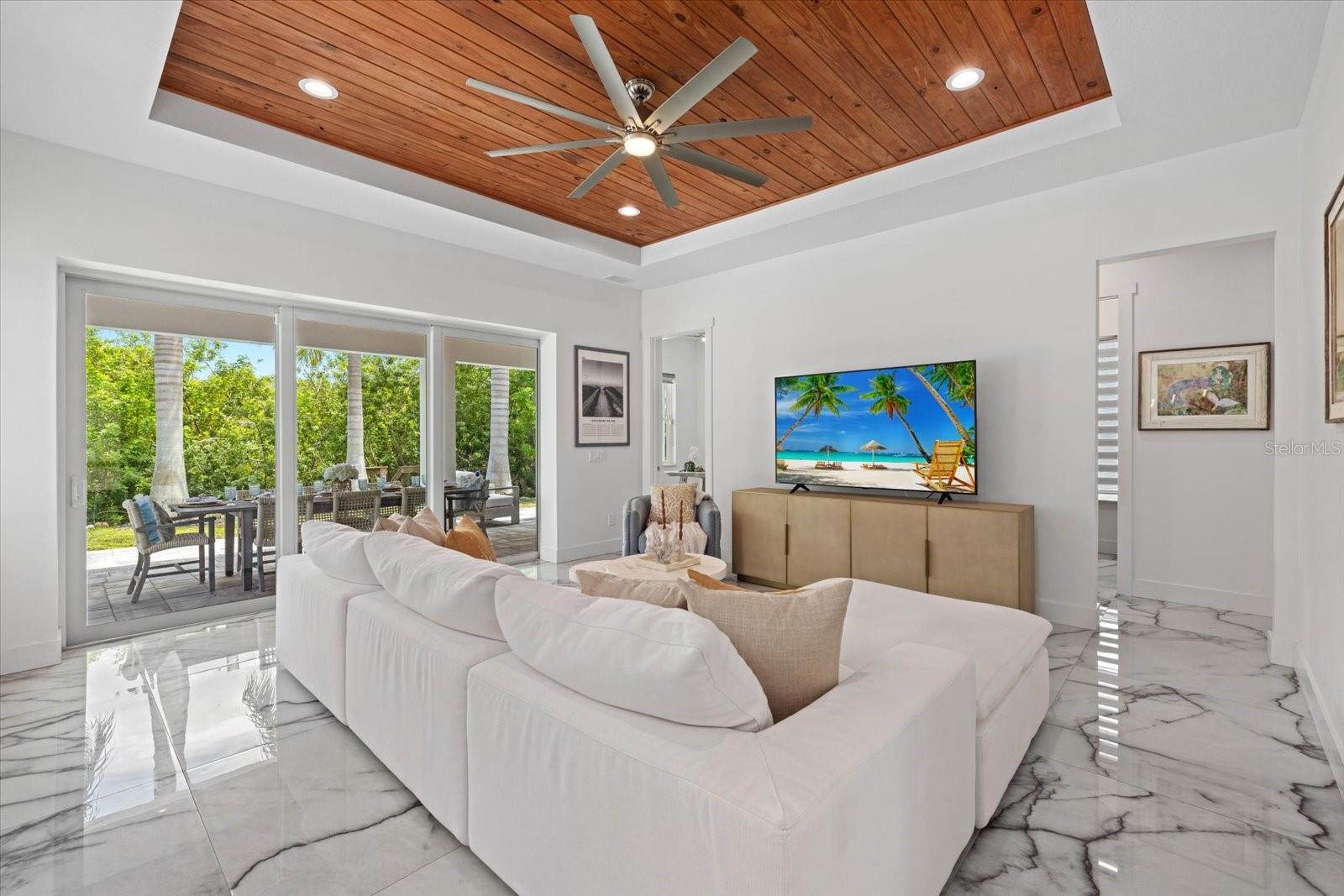 HIDDEN LAGOON PH II - Residential