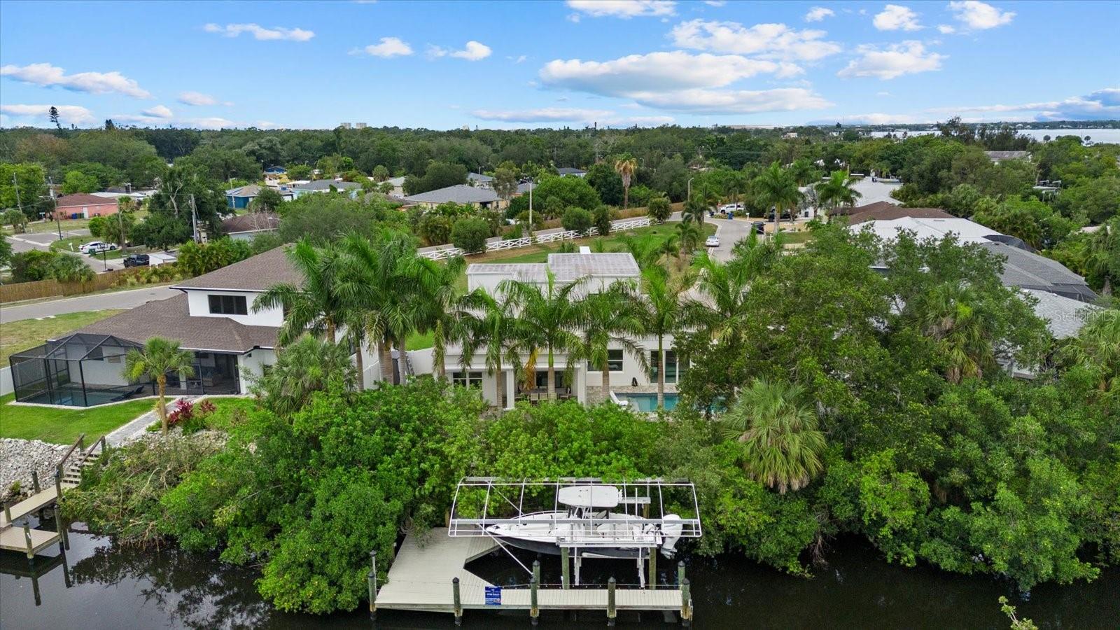 HIDDEN LAGOON PH II - Residential