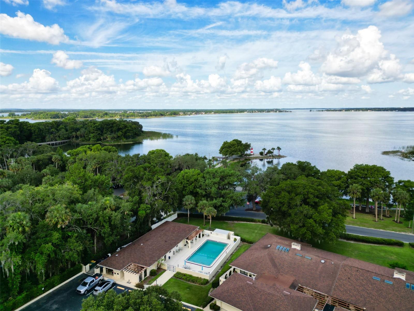 MOUNT DORA LAKE DORA VILLAS CONDO - Residential
