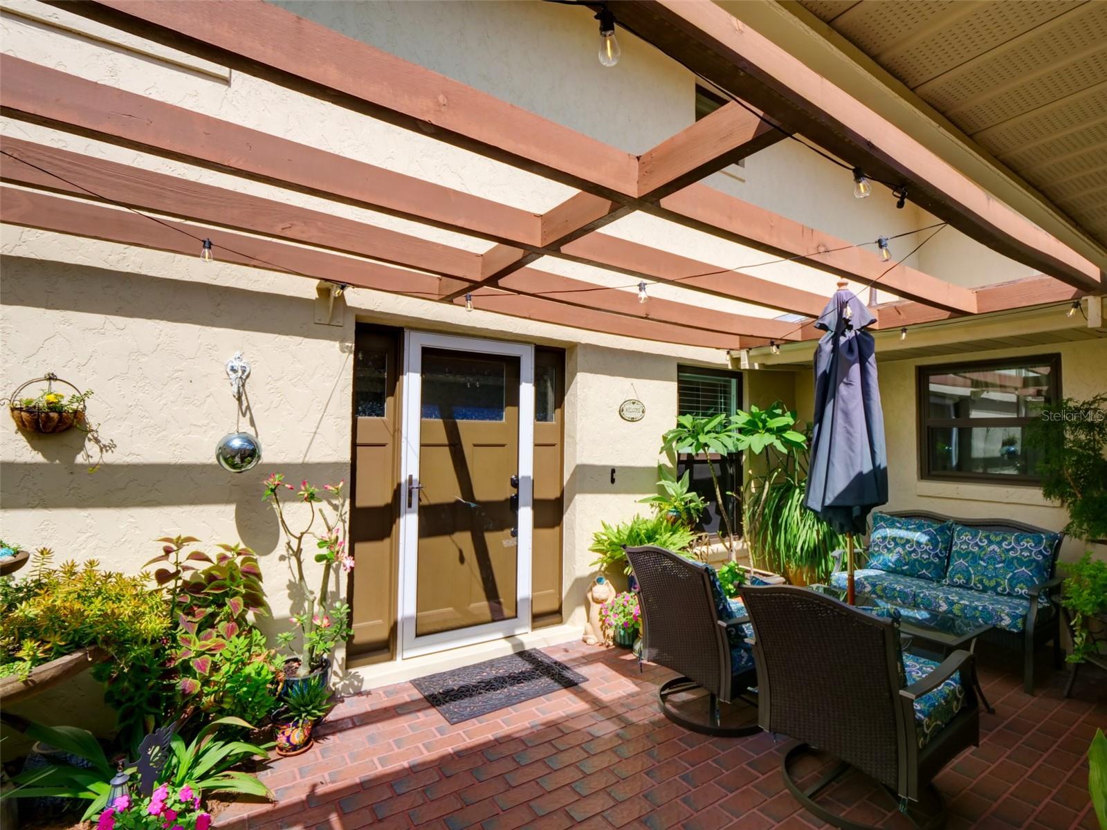 MOUNT DORA LAKE DORA VILLAS CONDO - Residential
