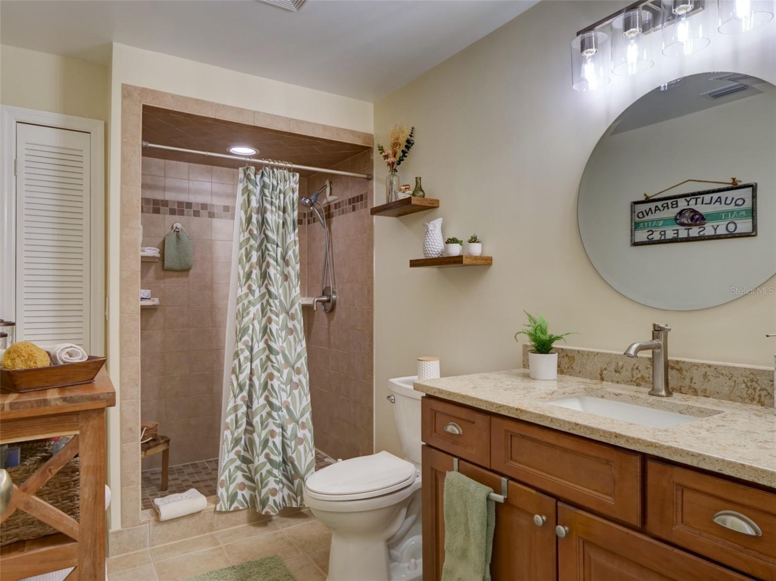 MOUNT DORA LAKE DORA VILLAS CONDO - Residential