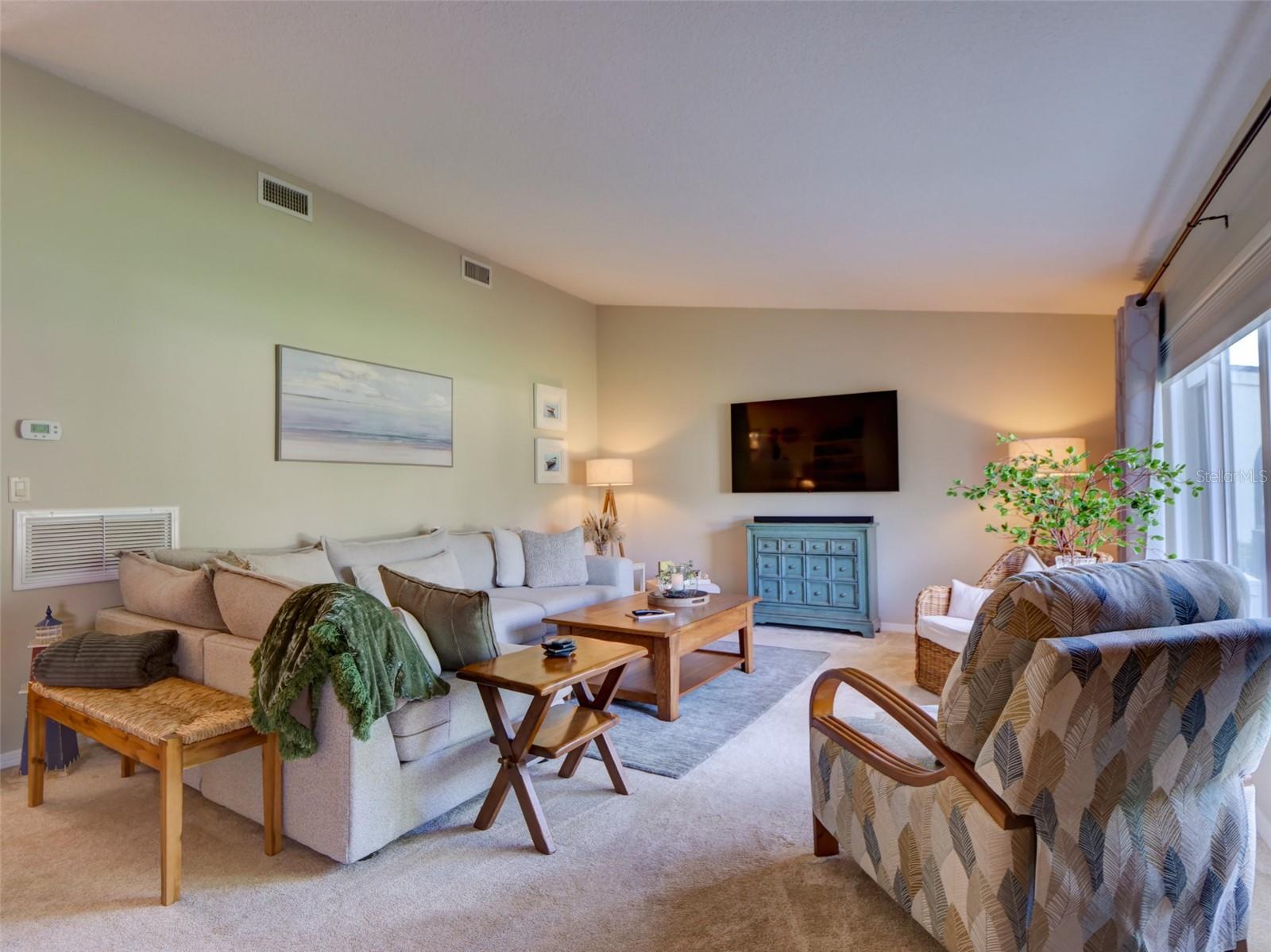 MOUNT DORA LAKE DORA VILLAS CONDO - Residential