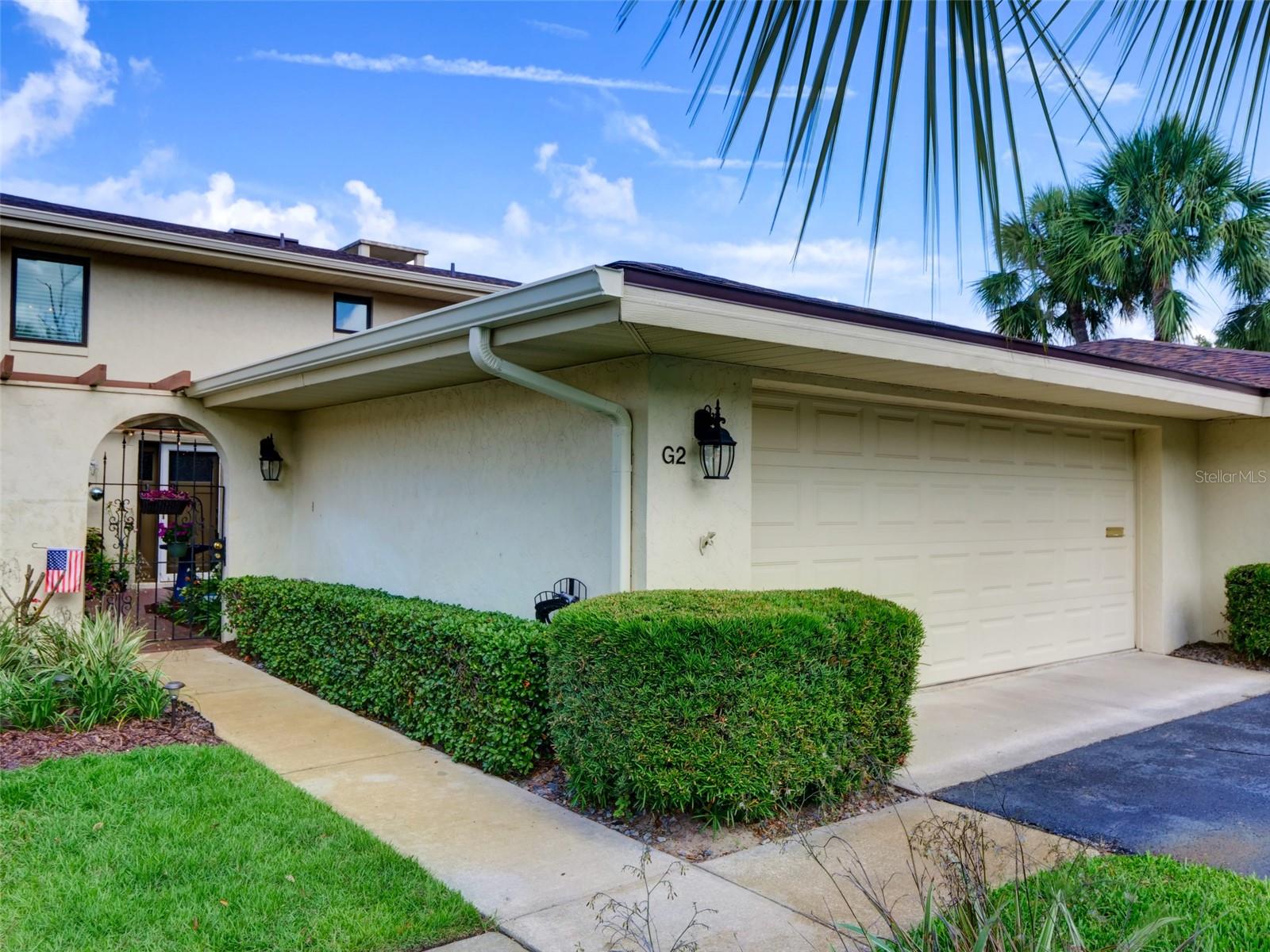 MOUNT DORA LAKE DORA VILLAS CONDO - Residential