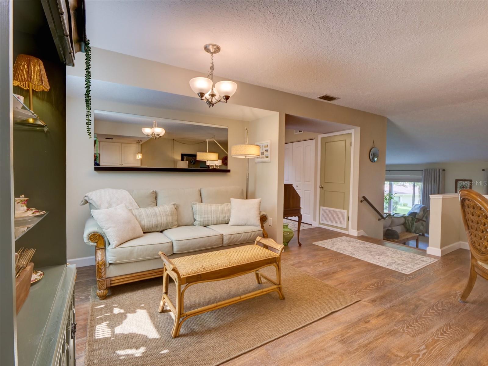 MOUNT DORA LAKE DORA VILLAS CONDO - Residential