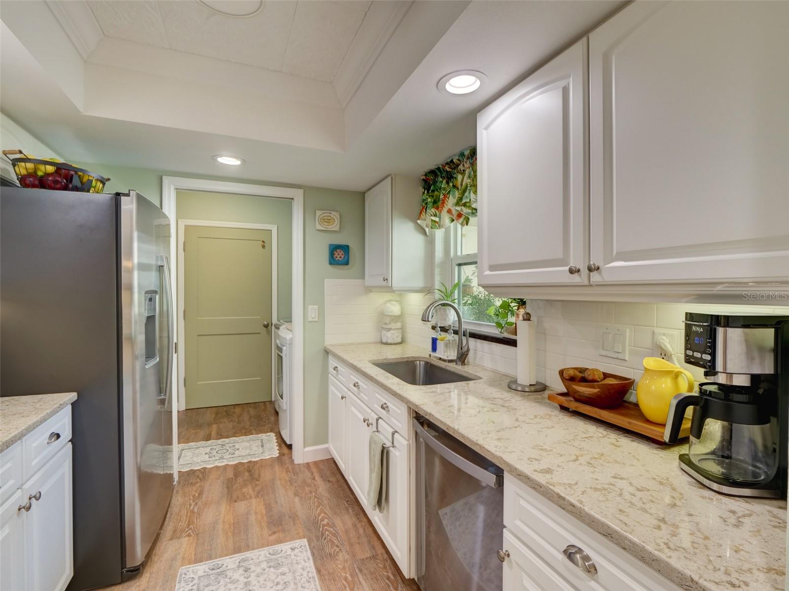 MOUNT DORA LAKE DORA VILLAS CONDO - Residential