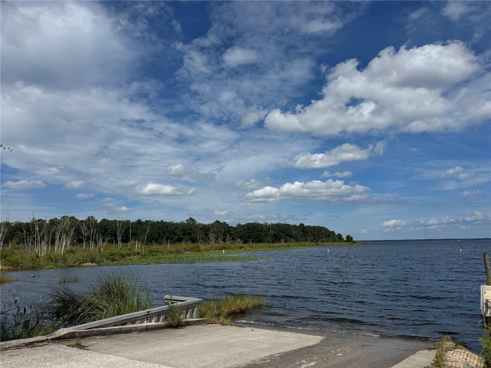 FOREST LAKE - Land