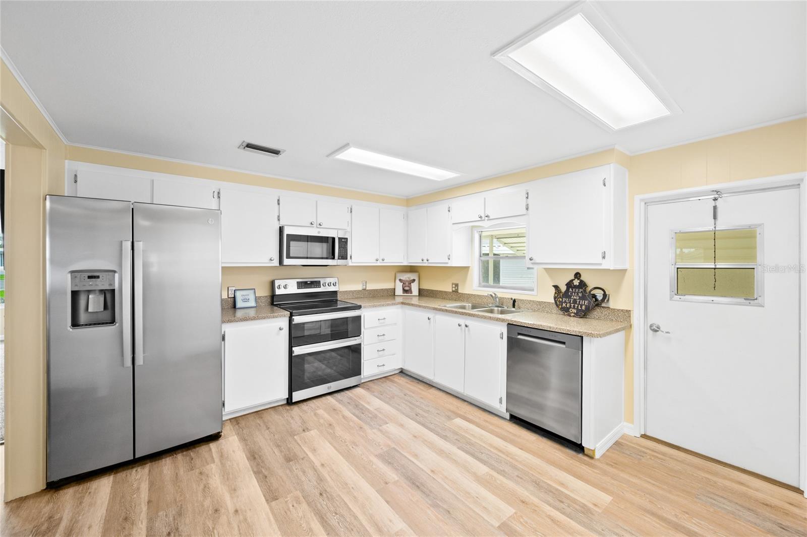 HAWTHORNE AT LEESBURG A COOP - Residential