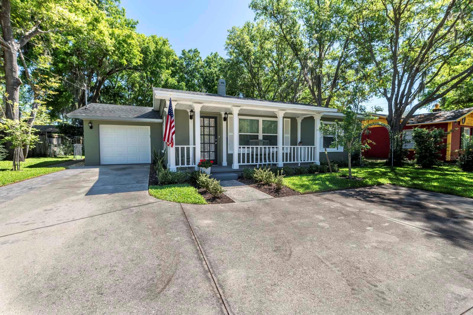 MOUNT DORA - Residential Lease