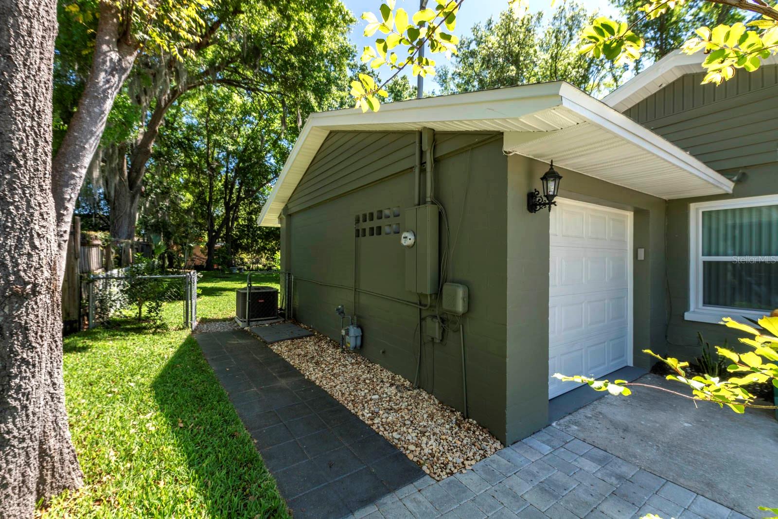 MOUNT DORA - Residential Lease