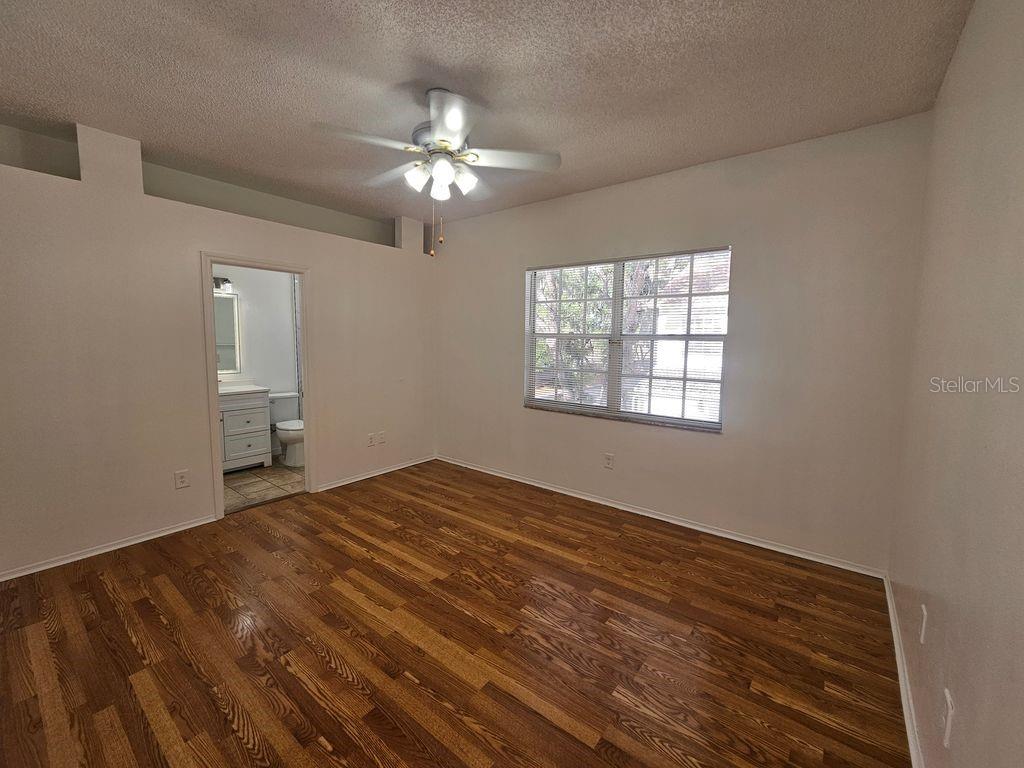 KINGSS COURT TWNHMS - Residential