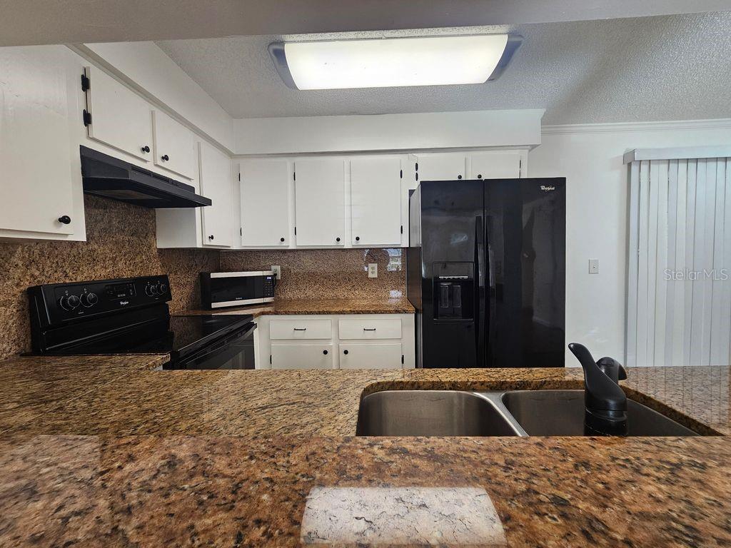 KINGSS COURT TWNHMS - Residential
