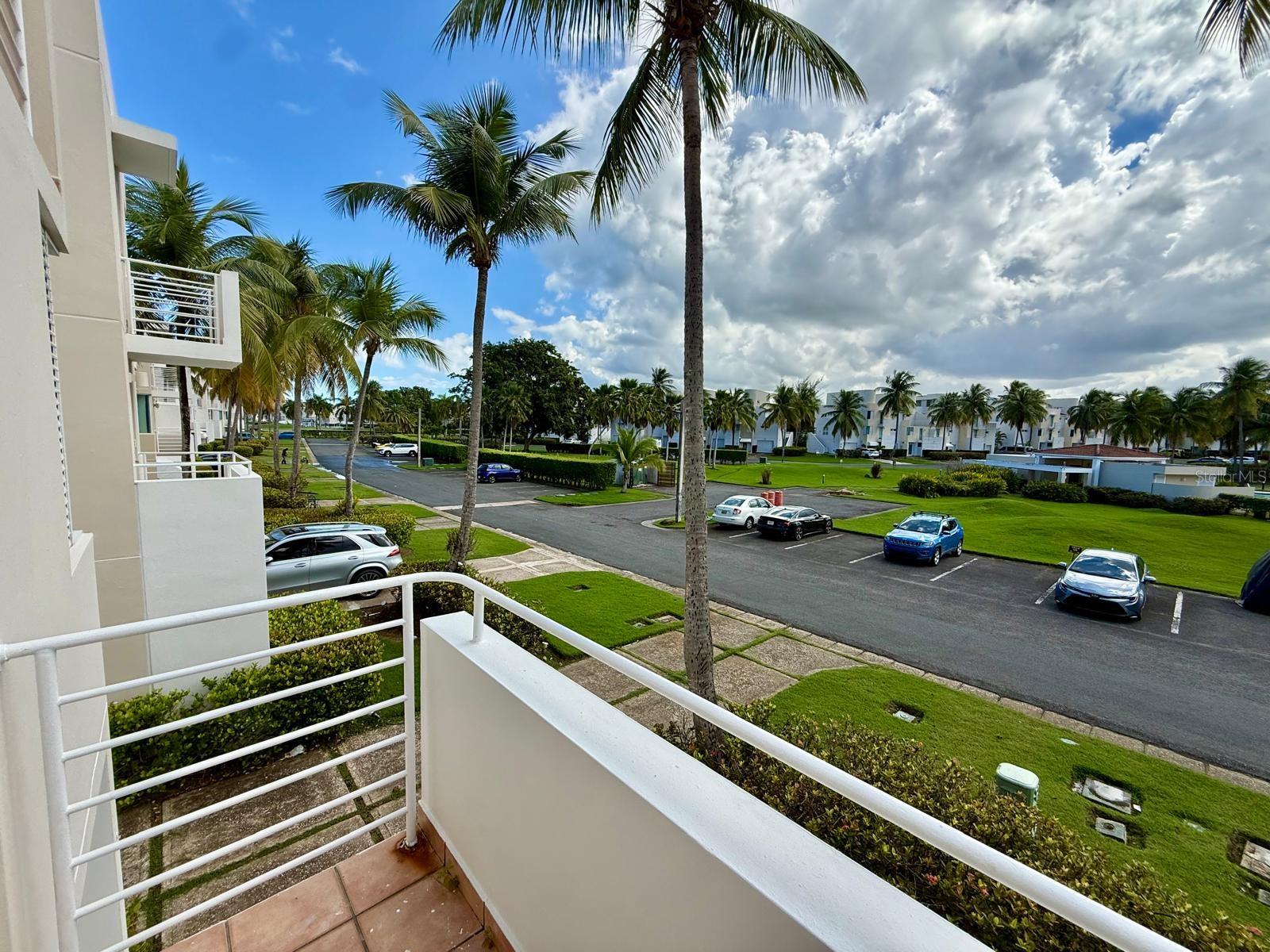 VILLAS DE GOLF WEST - Residential
