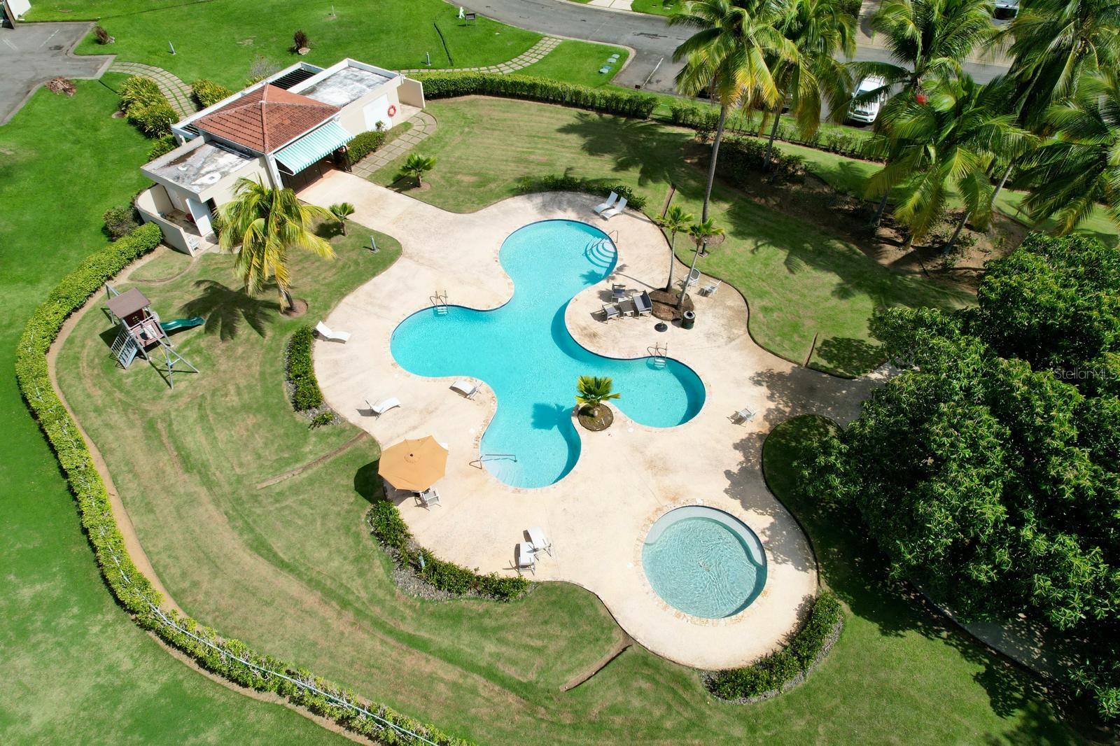 VILLAS DE GOLF WEST - Residential