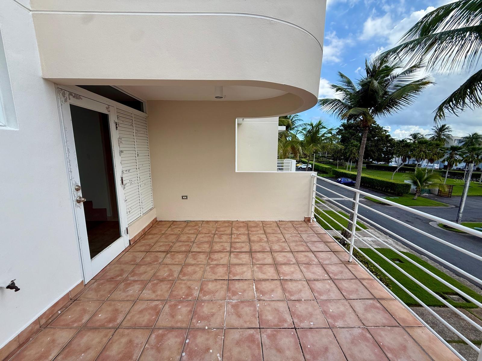 VILLAS DE GOLF WEST - Residential