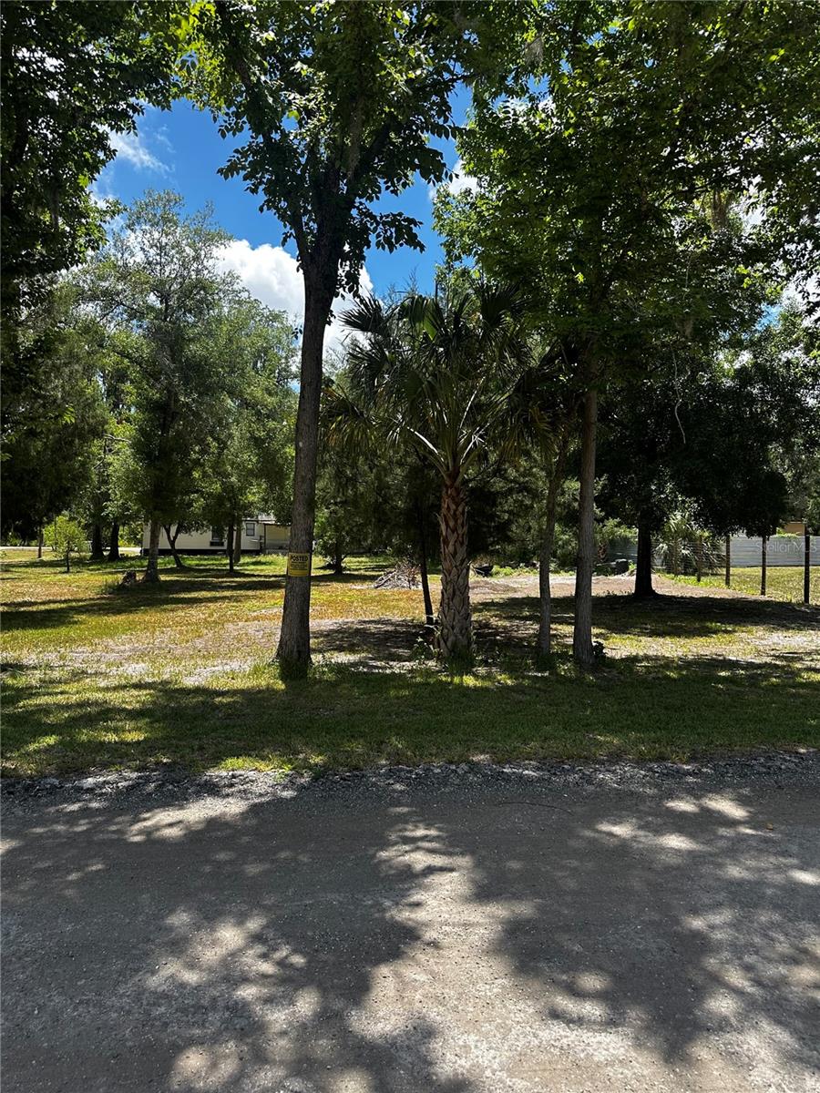 MOON LAKE ESTATES - Land