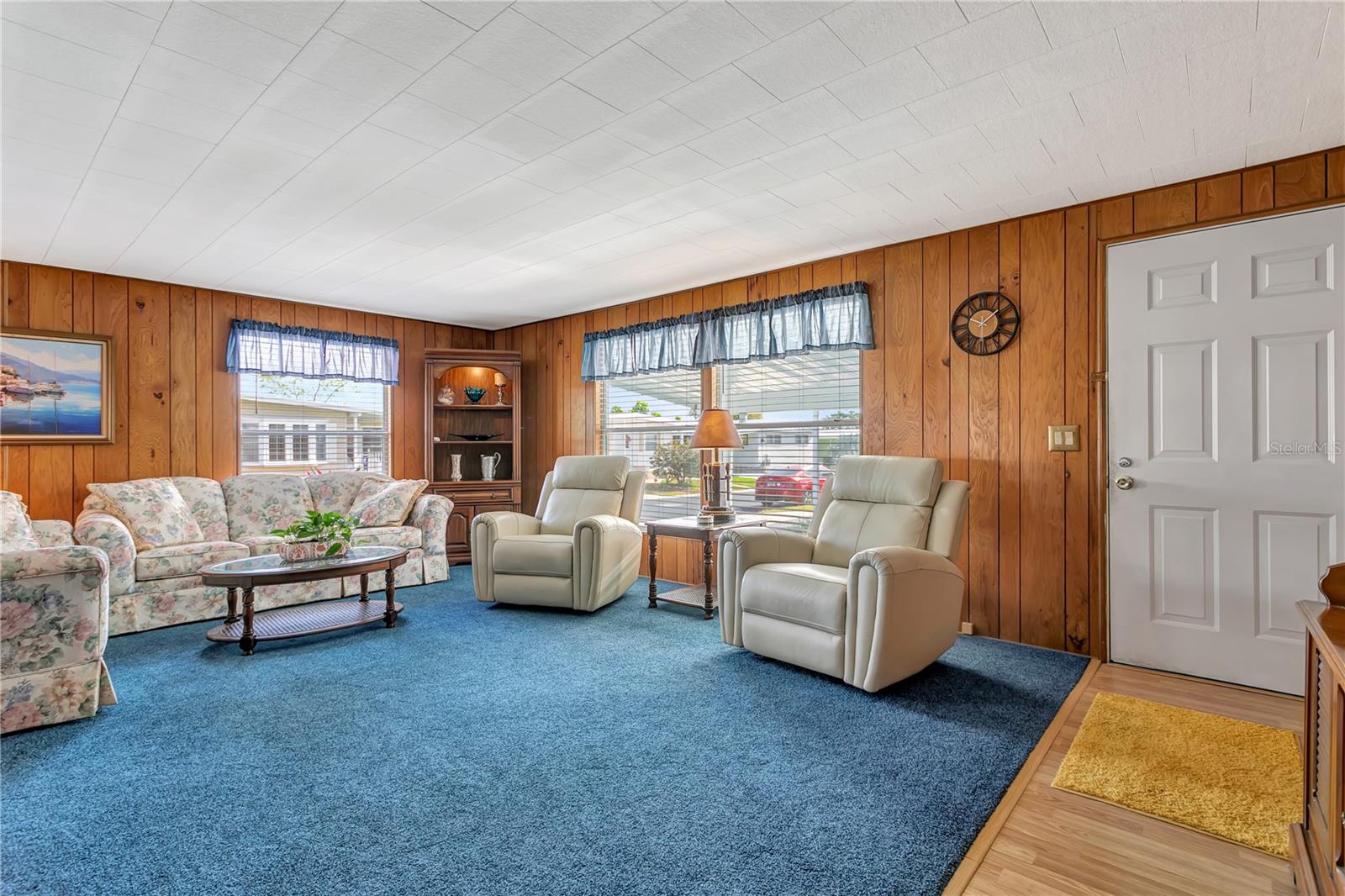 OAKWOOD MANOR - Residential