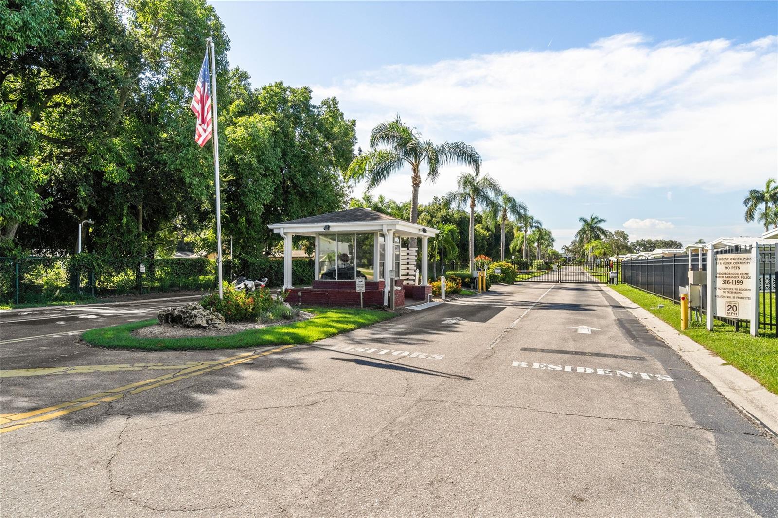 OAKWOOD MANOR - Residential