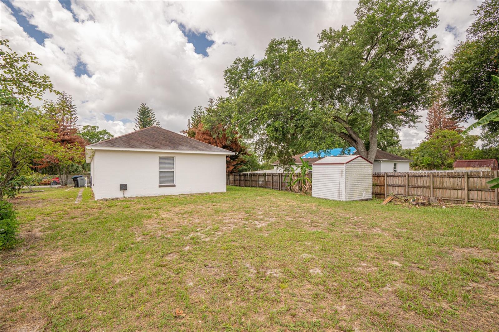 LAKE BARTON PARK - Residential