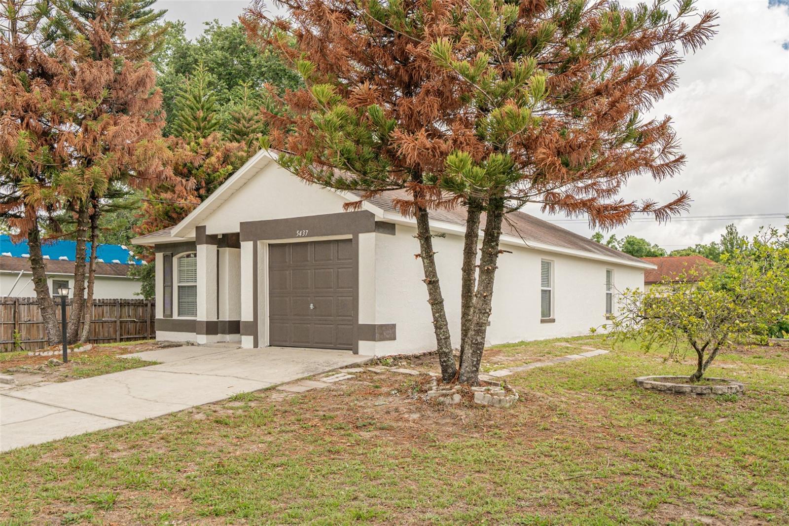 LAKE BARTON PARK - Residential