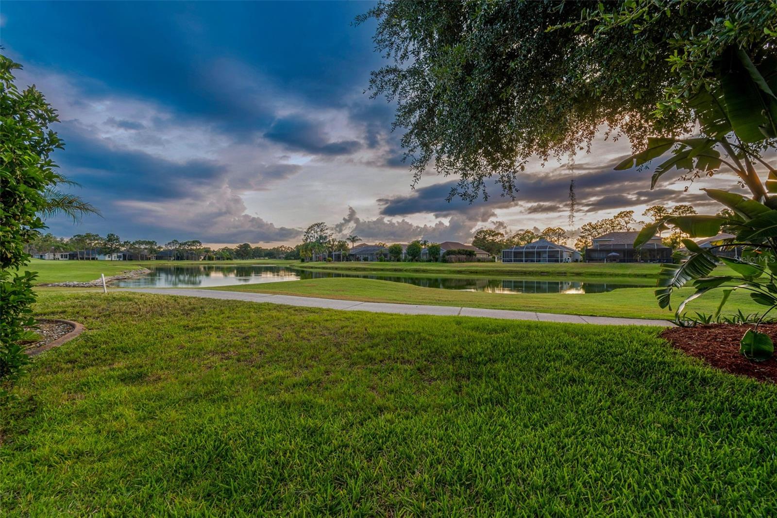PLANTATION PALMS PH 06 - Residential