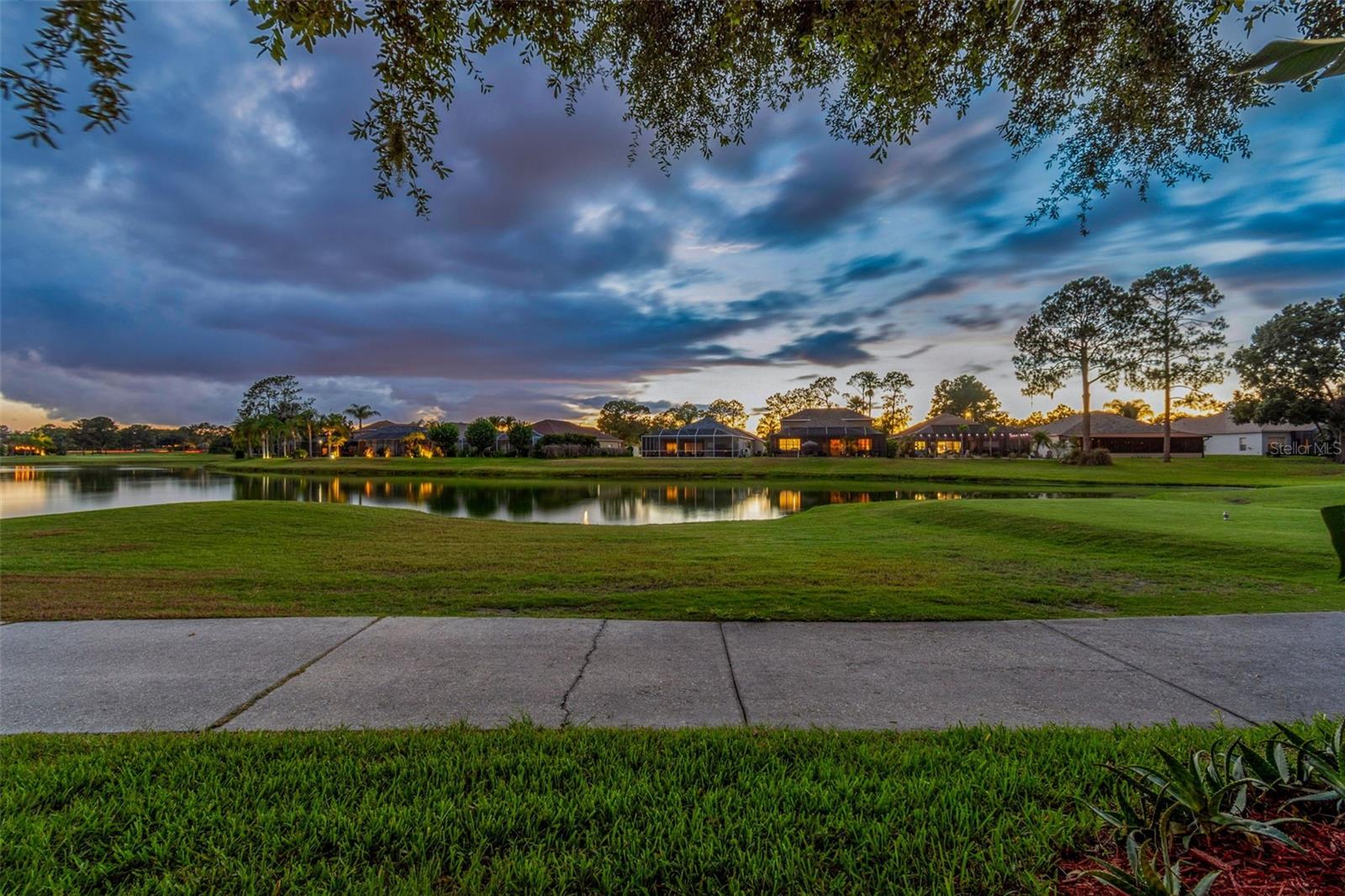PLANTATION PALMS PH 06 - Residential
