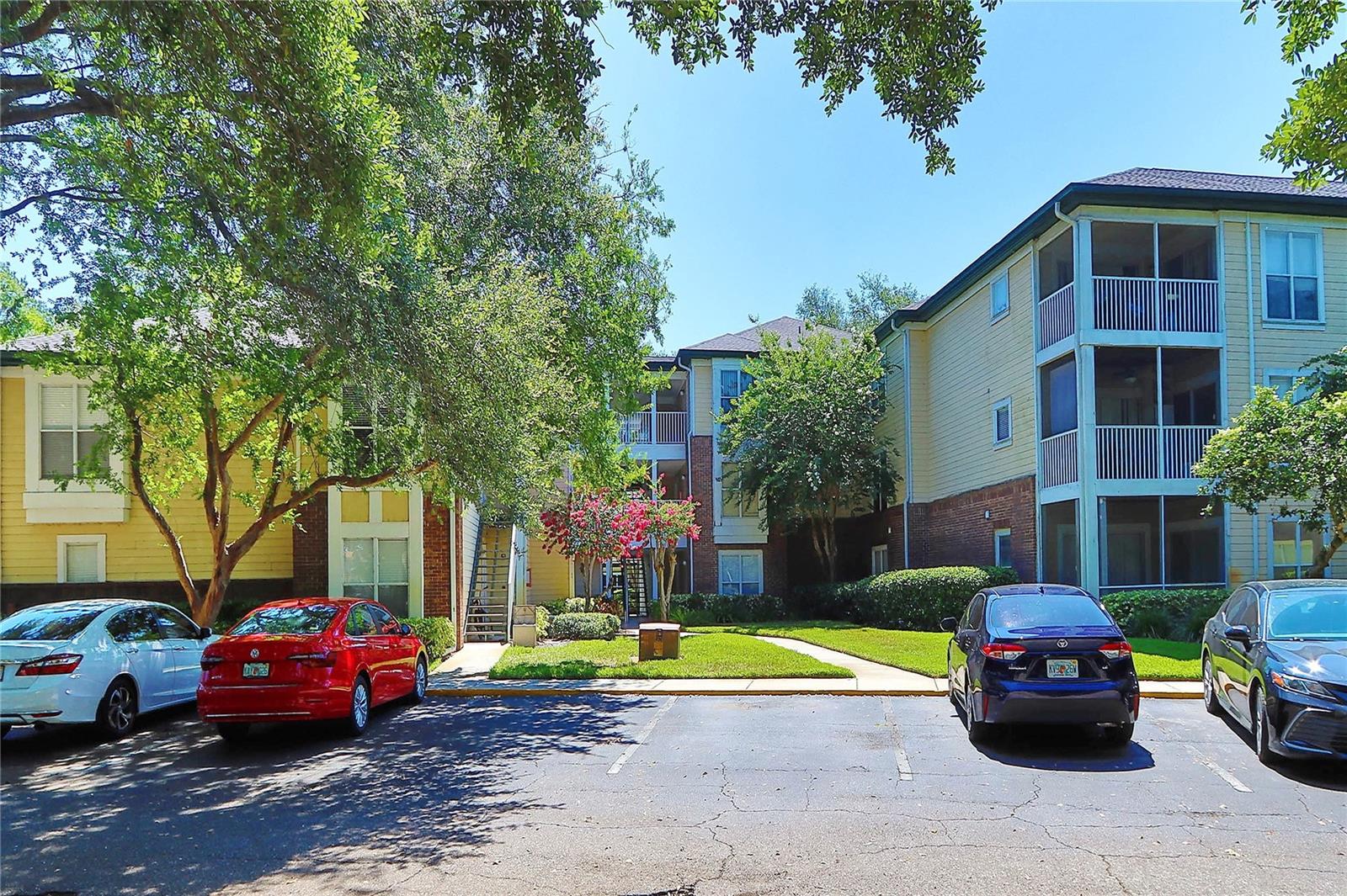 Welcome Home! We are pleased to present this beautiful 1-bedroom, 1-bathroom Condo Estate home located in The Landings of Tampa, a premier 230-unit fully gated condominium community built in 1990 and situated on over 15 pristine acres in the highly sought-after Carrollwood area of Northwest Tampa. This well-maintained unit features an open floor plan with ample natural lighting, fresh paint and meticulous upkeep. Modern kitchen features stainless steel appliances, granite countertops, and plenty of cabinet space. Spacious master bedroom with a ceiling fan, a walk-in closet, and an additional spare closet. Master Bathroom, includes newer sink vanity and a garden soaking tub for relaxing after long days at work. Cozy living area with an open floor plan, a spacious kitchen/dining room/living room combo, newer vinyl flooring throughout, and a newer HVAC system under warranty. Enjoy morning coffee or your favorite after-dinner glass of wine in the privacy of your screened-in, 2nd-floor private balcony overlooking the serene surroundings. The community offers great amenities such as a tennis court, sand volleyball court, dog park, a beautiful sparkling pool, a 24-hour fitness center, and a clubhouse located directly across from your unit for family entertainment or larger get-togethers. Conveniently located near shopping, dining, and entertainment options, this property presents fantastic opportunities for convenient urban living to call your very own. You can’t go wrong grabbing this home! Florida, known for its exciting family fun theme parks, wonderful sunny weather, and stunning beaches—who wouldn't want to live here? Seller will credit the buyer $800, at closing or replace refrigerator on or before the closing date.