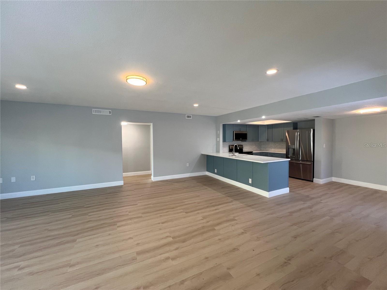 SEAPOINTE TERRACE CONDO - Residential Lease