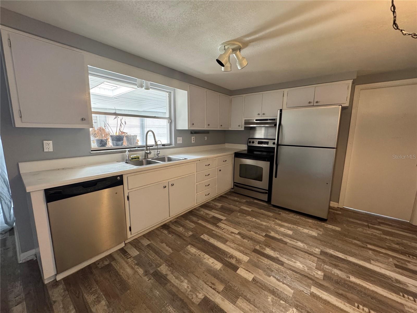 EL HOADLEYS ADD - Residential