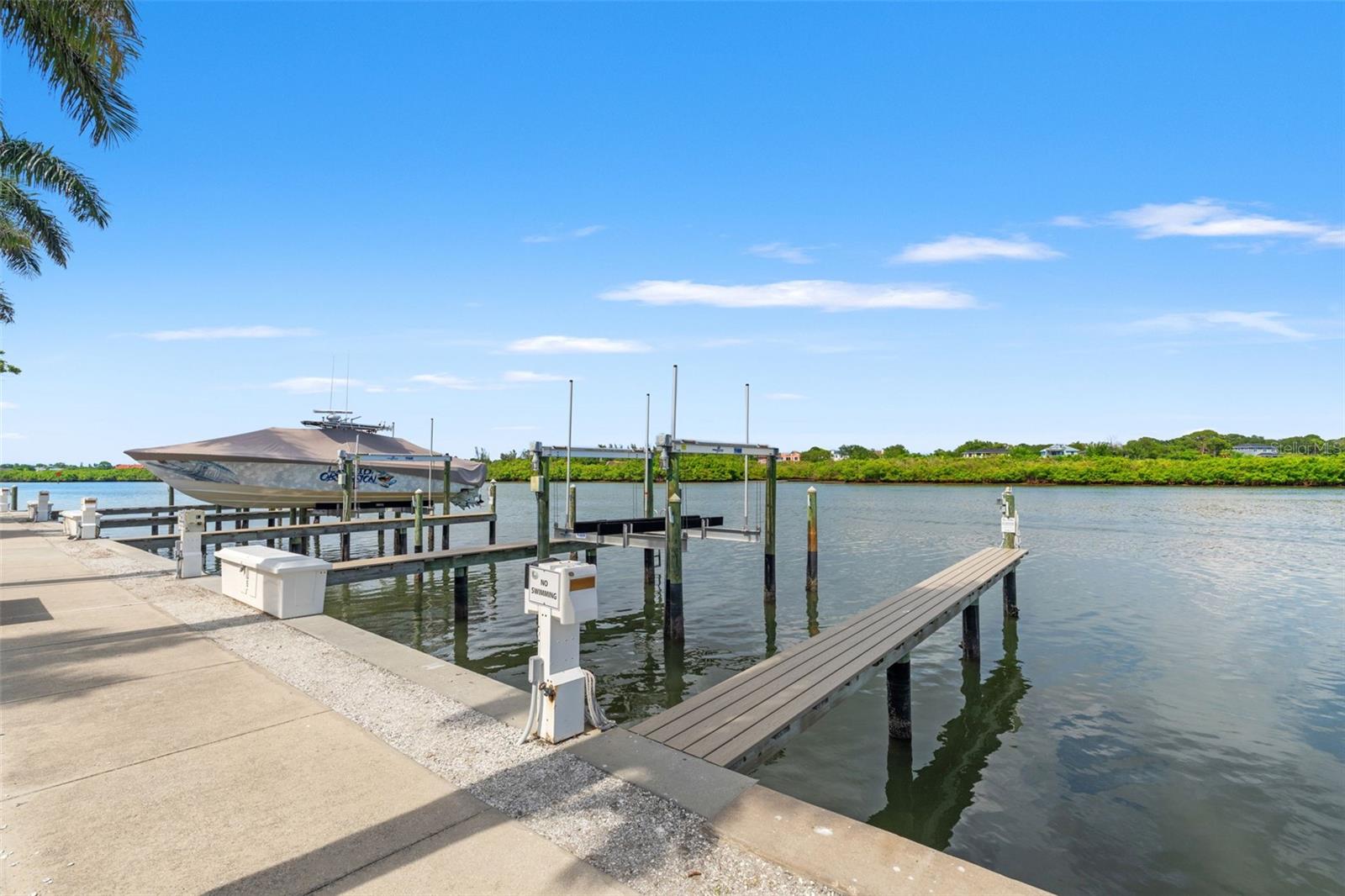 BAREFOOT BEACH RESORT OF INDIAN SHORES - Residential