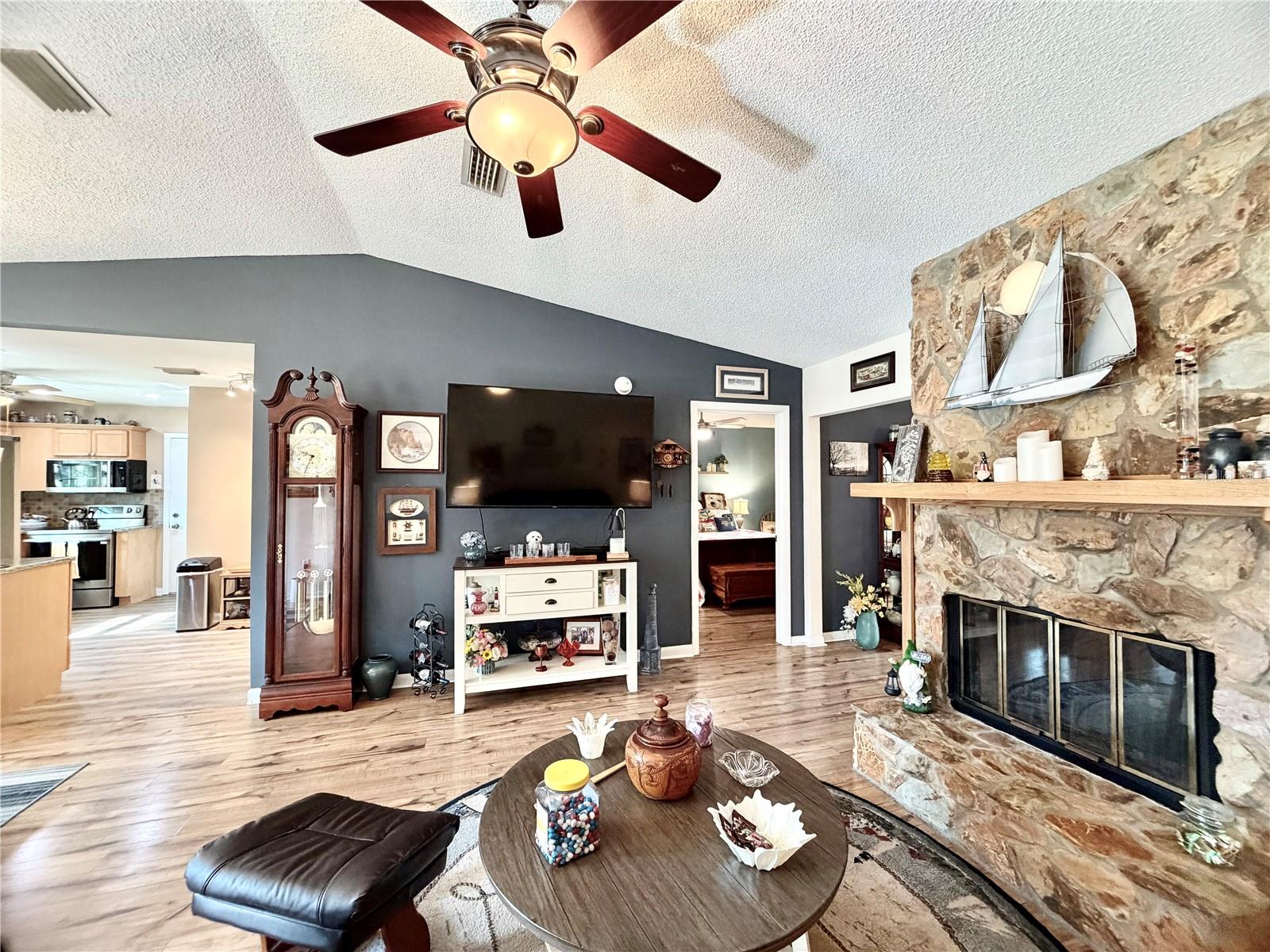OAK RUN - Residential