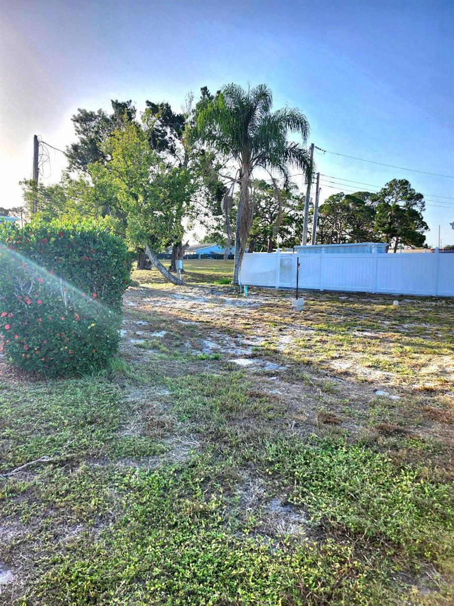 TRAILER ESTATES - Land
