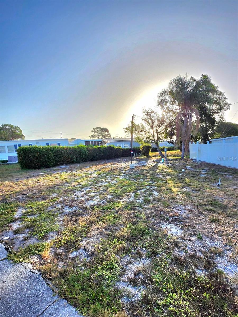 TRAILER ESTATES - Land