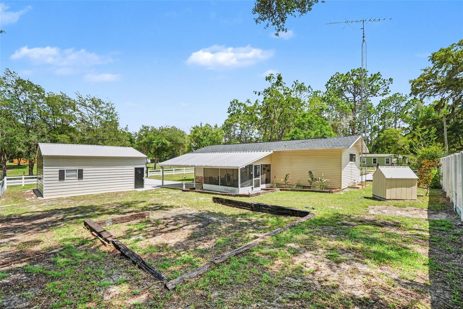 CITRONELLE TOWNSITE BADGER ACRES - Residential