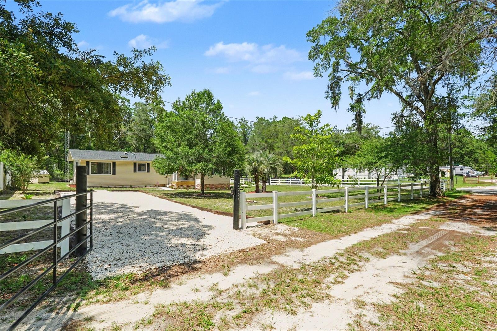 CITRONELLE TOWNSITE BADGER ACRES - Residential