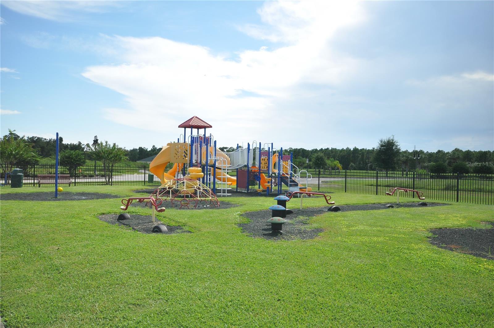 PROVIDENCE GARDEN HILLS 60'S - Residential