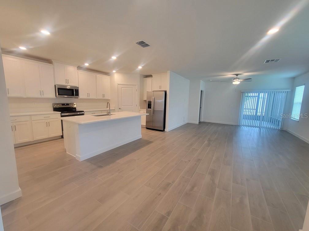 NEW PORT CORNERS PH 1B-1 - Residential Lease
