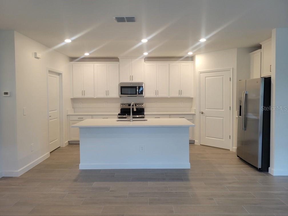 NEW PORT CORNERS PH 1B-1 - Residential Lease