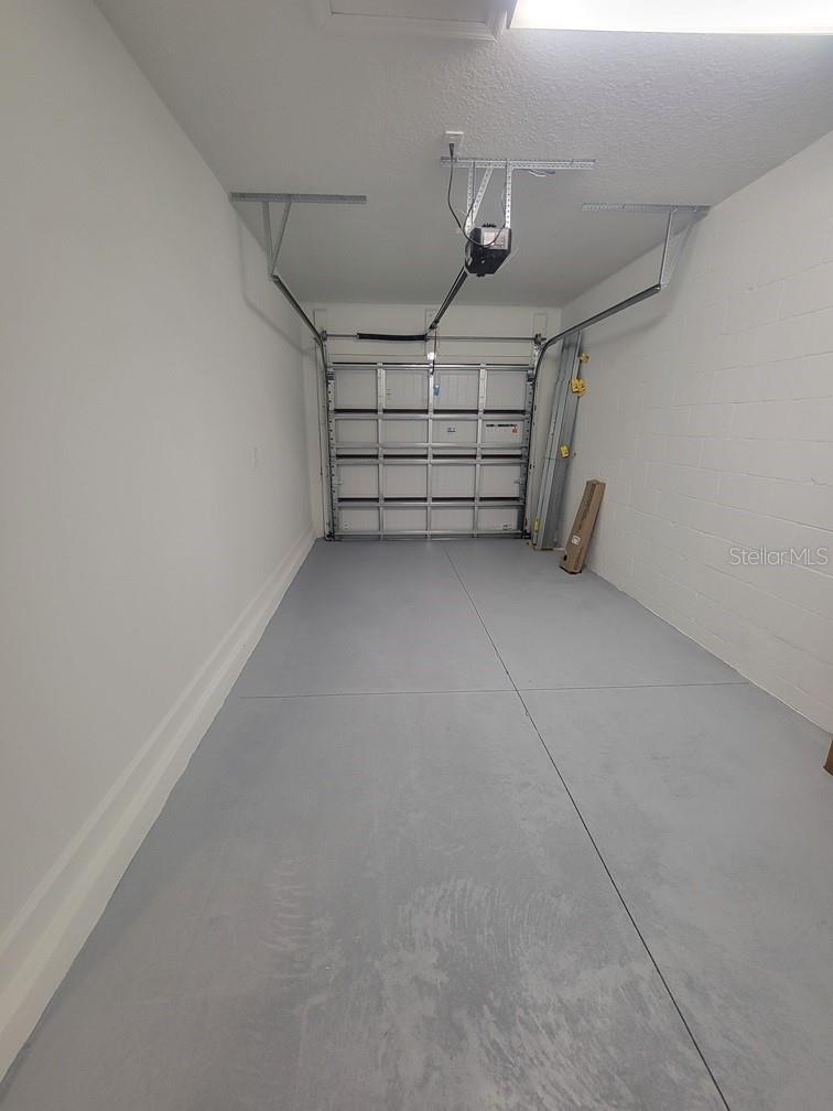 NEW PORT CORNERS PH 1B-1 - Residential Lease