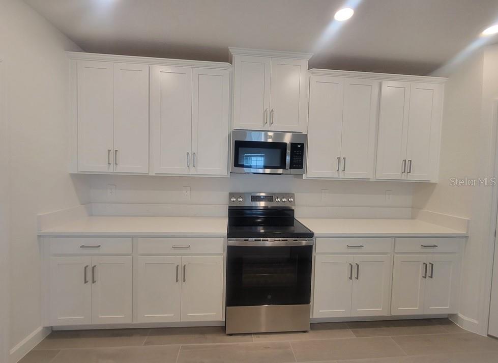 NEW PORT CORNERS PH 1B-1 - Residential Lease