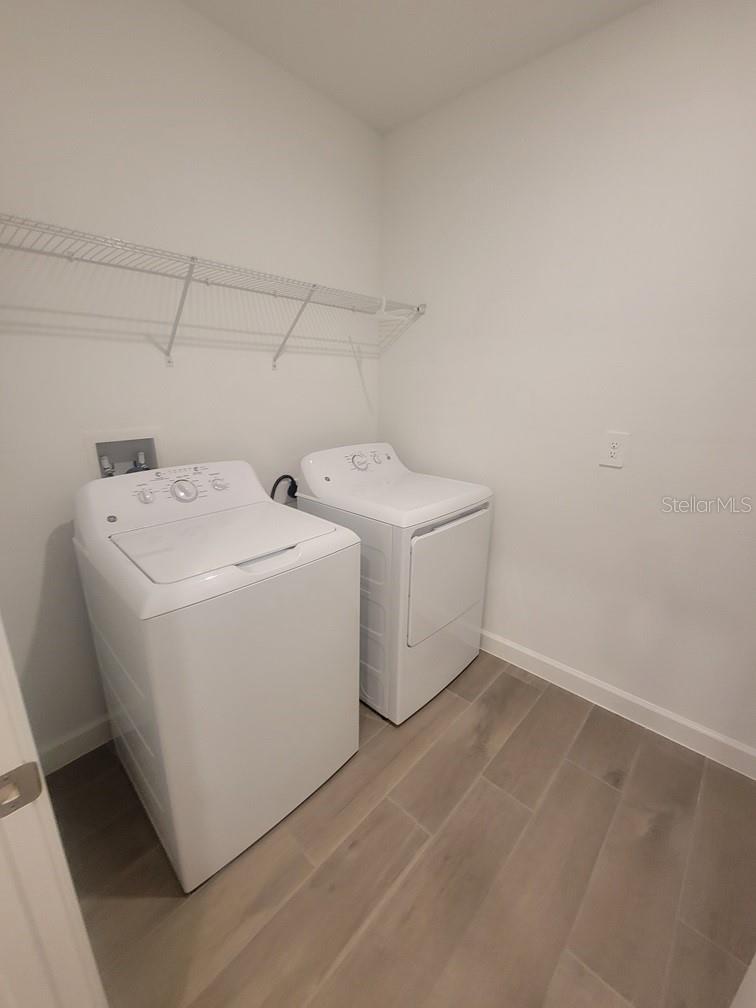NEW PORT CORNERS PH 1B-1 - Residential Lease