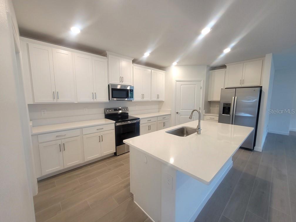 NEW PORT CORNERS PH 1B-1 - Residential Lease