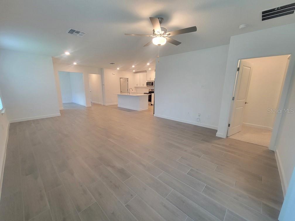 NEW PORT CORNERS PH 1B-1 - Residential Lease