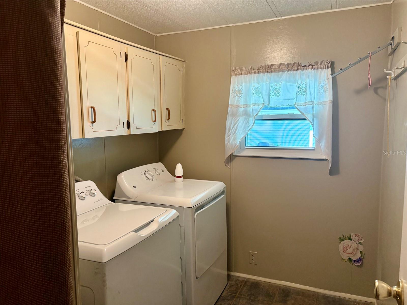GARDEN GROVE OAKS - Residential