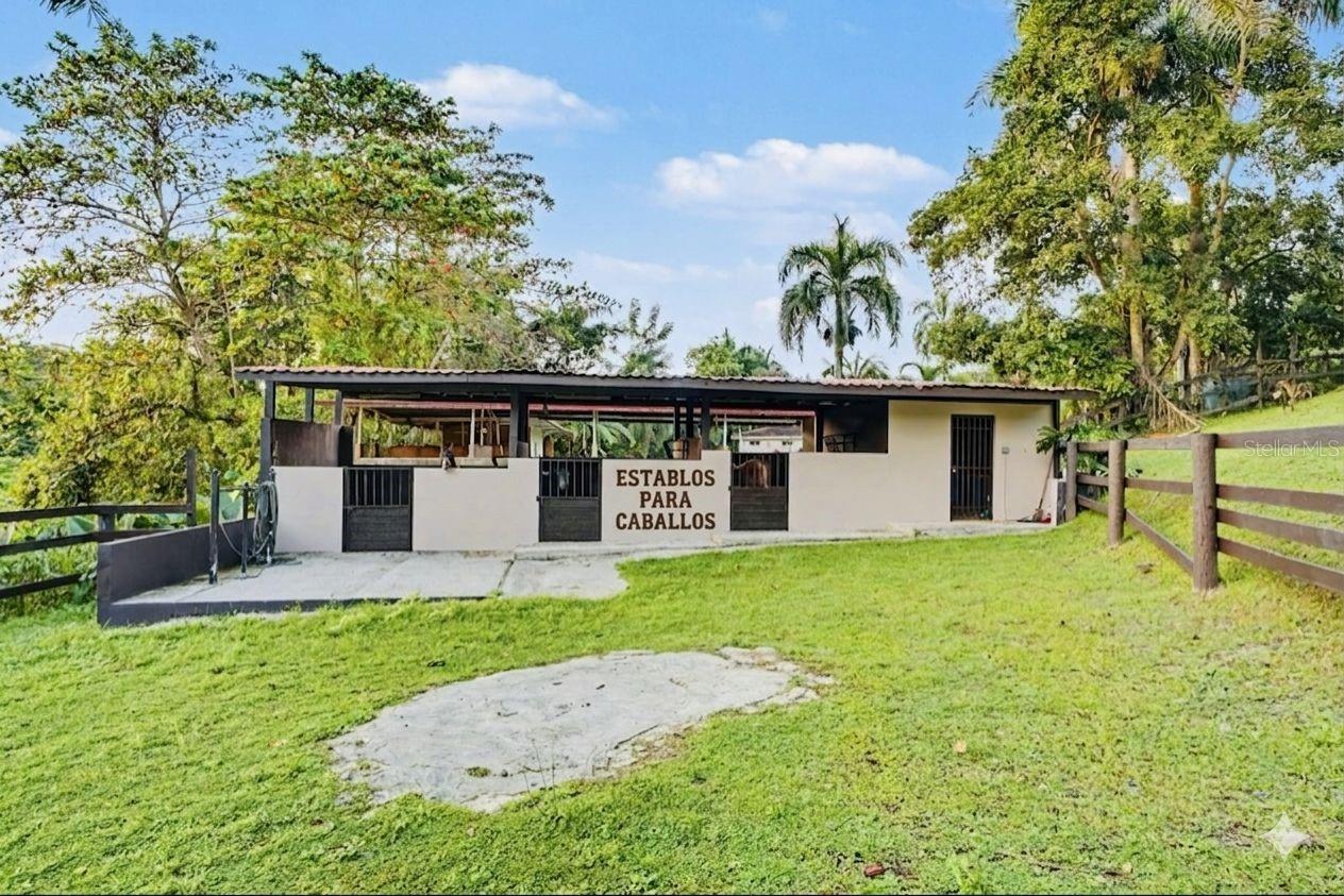 HACIENDA PASO FINO @ CARABALI - Residential