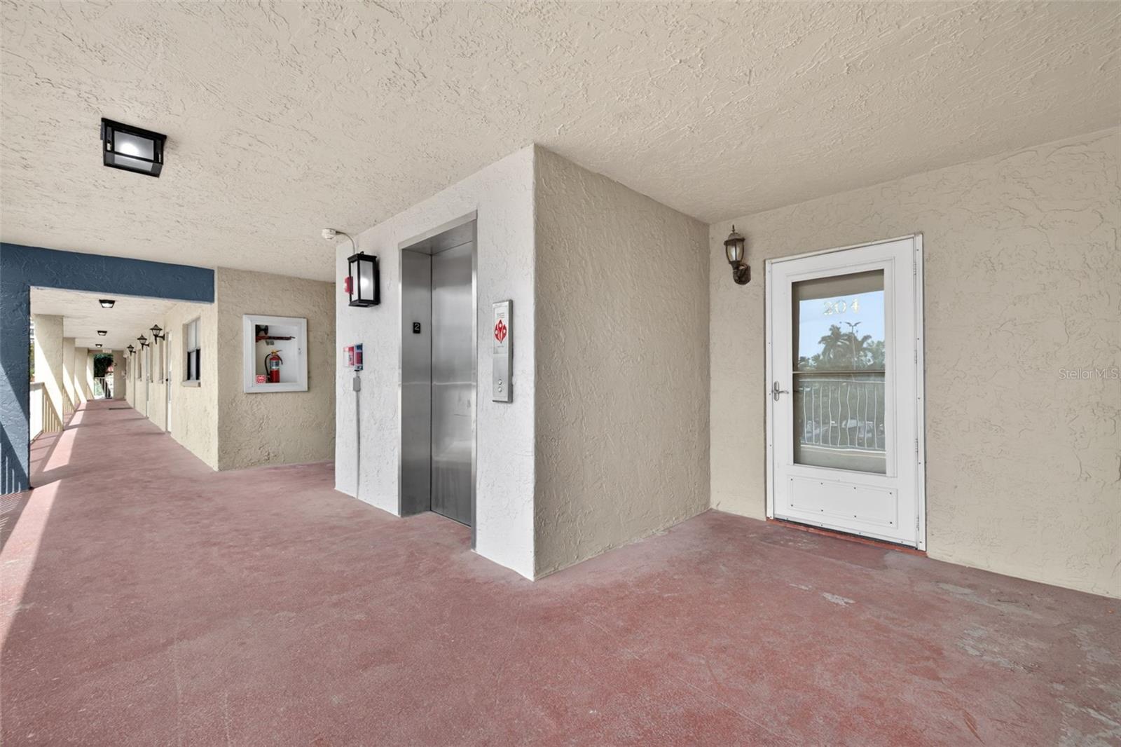 BAY SHORES YACHT & TENNIS CLUB - Residential