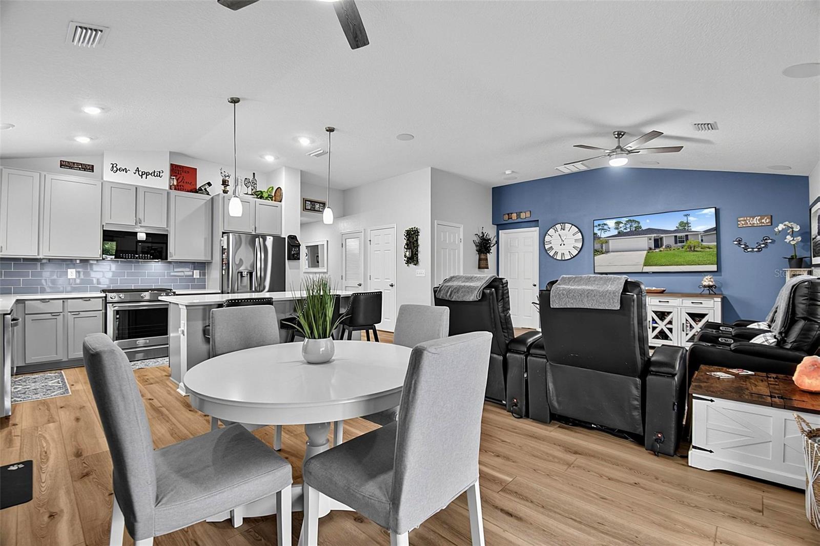 BEACH PARK VILLAGE - Residential