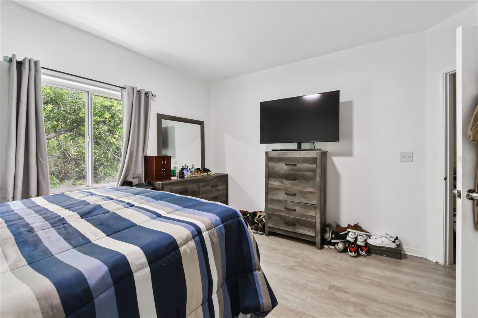 VILLAGES OF BLOOMINGDALE CONDO - Residential