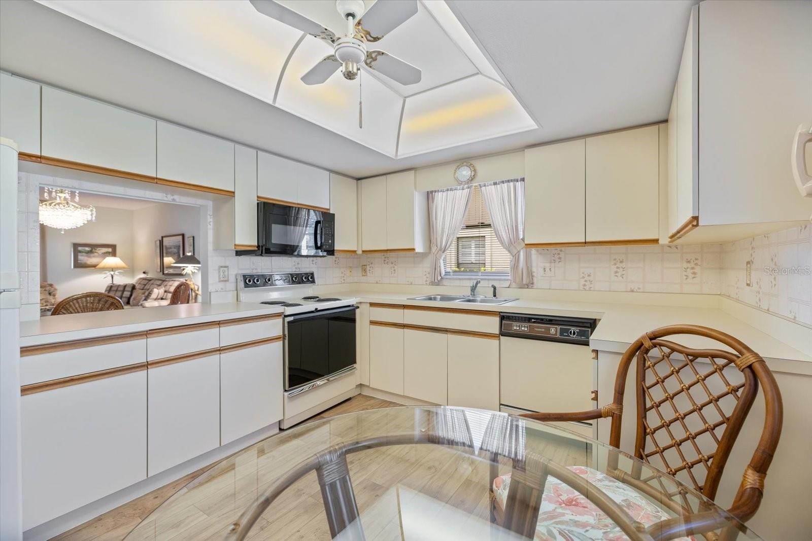 VILLAGE OAKS SEC D - Residential