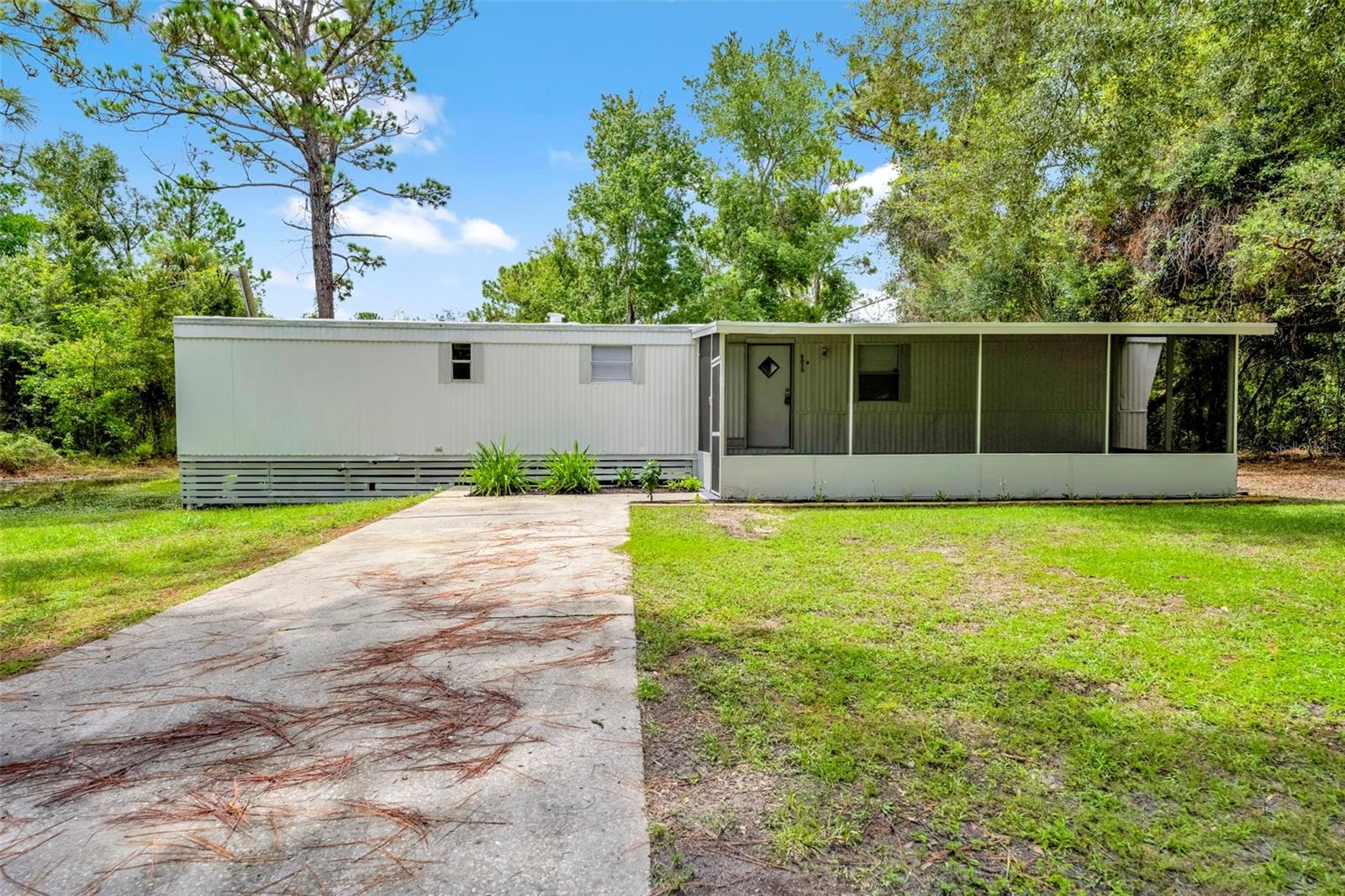 HOLIDAY ACRES UNIT 01 - Residential